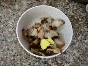 腊肉焖土豆的做法 步骤1