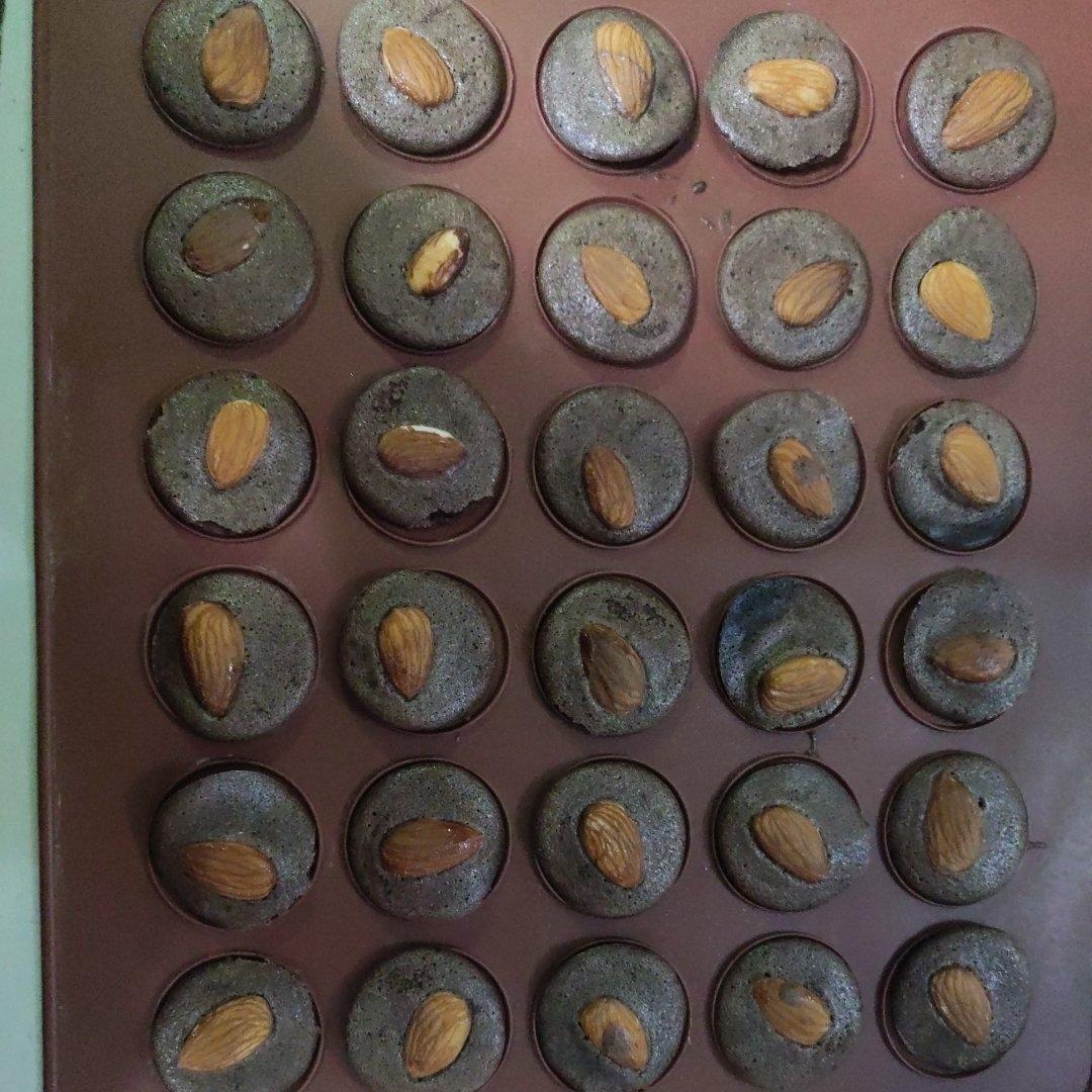 可可杏仁薄脆小饼干，一口一个根本停不下来