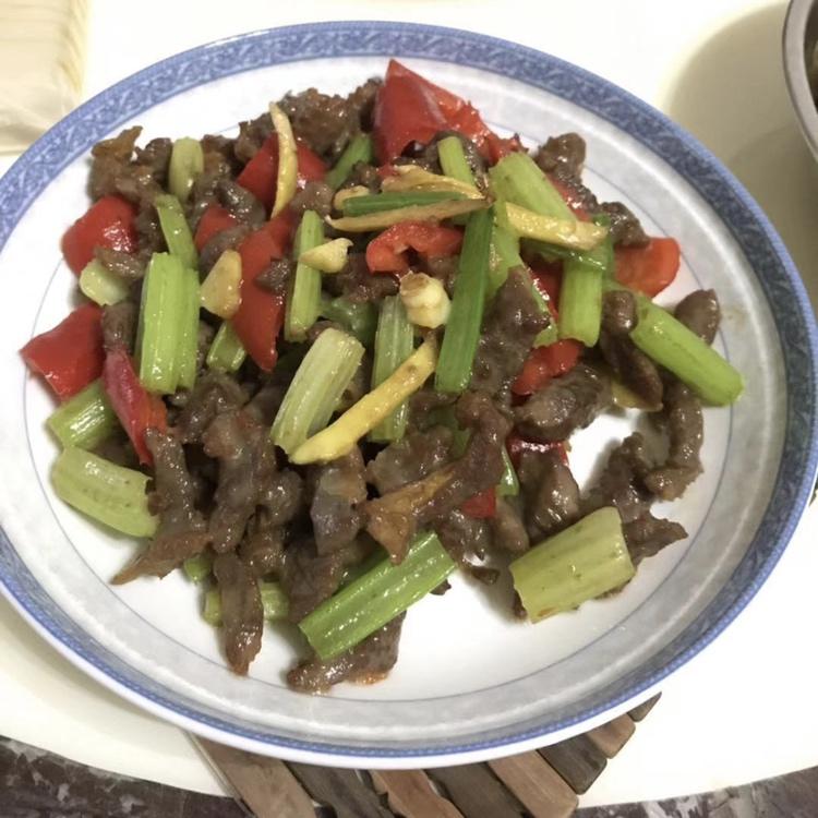 如何炒出嫩牛肉