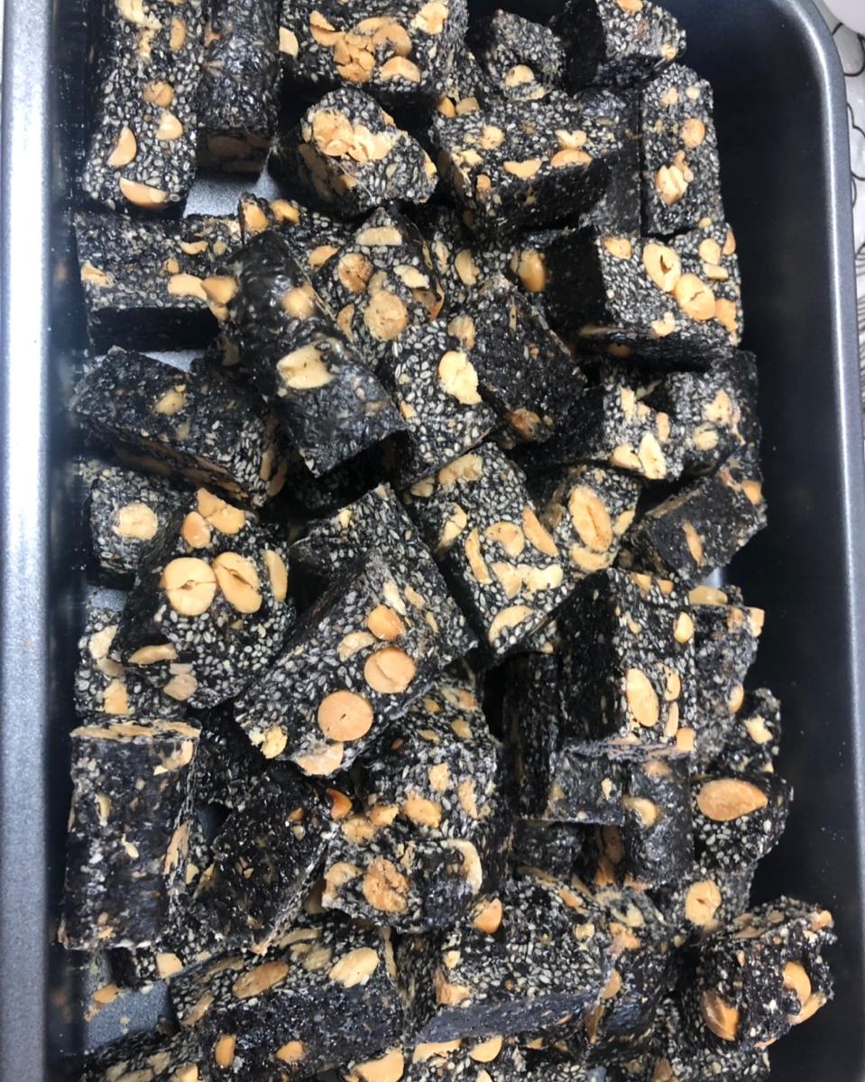 黑芝麻花生糖