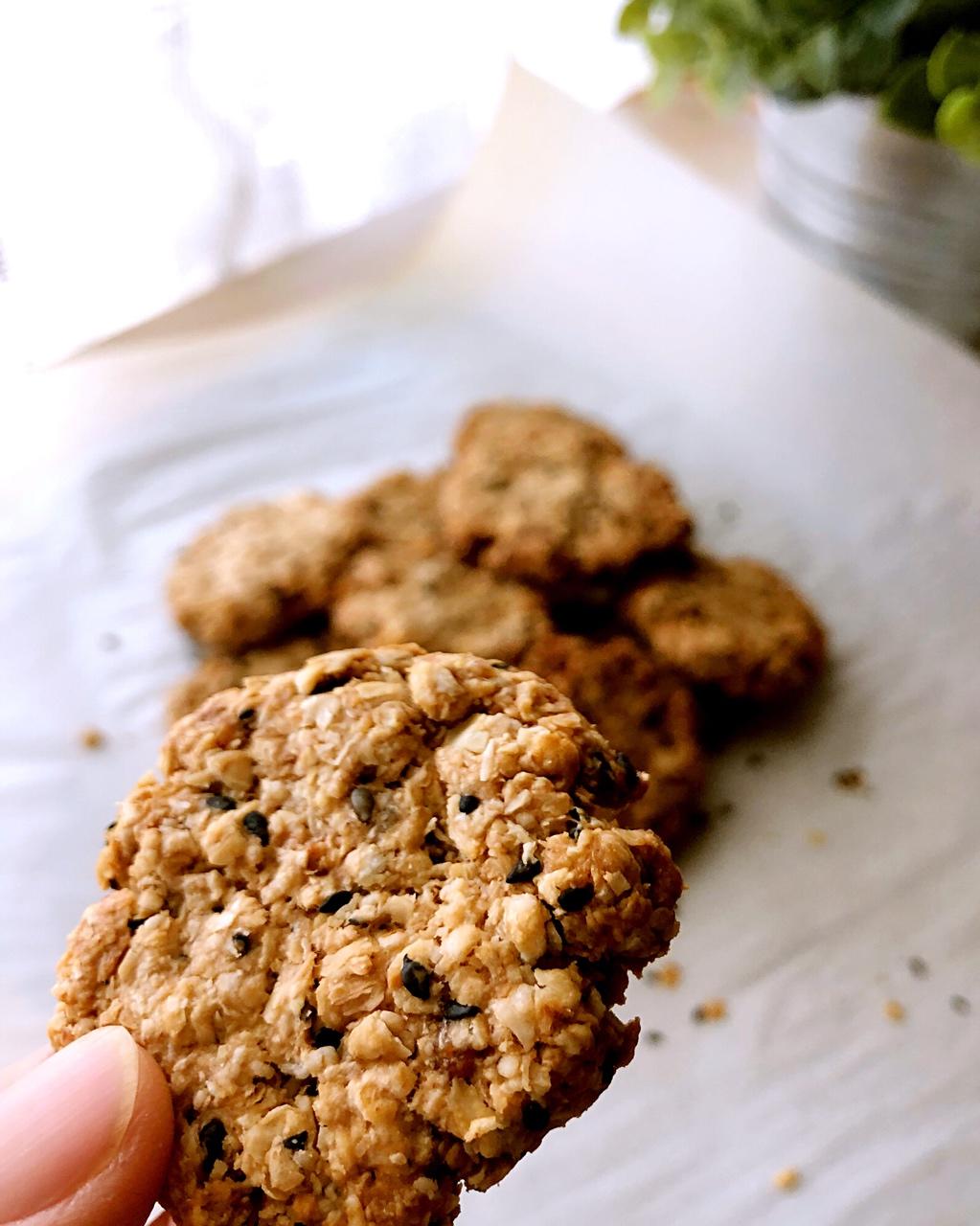 素食:有机燕麦芝麻大饼干