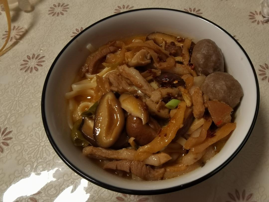 香菇肉丝打卤面