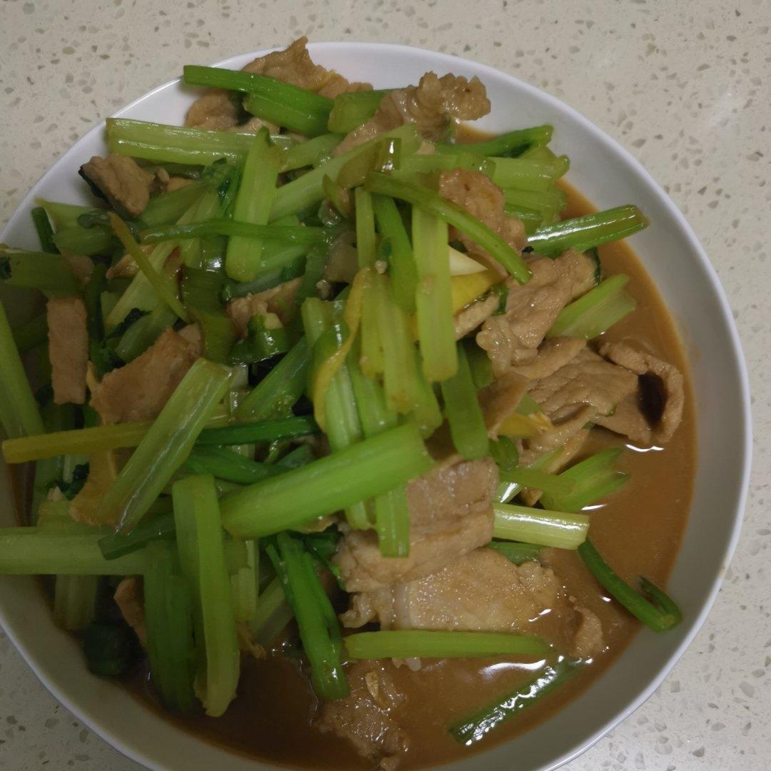 下饭芹菜炒肉