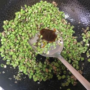 超下饭家常菜—榄菜豆角肉沫的做法 步骤5