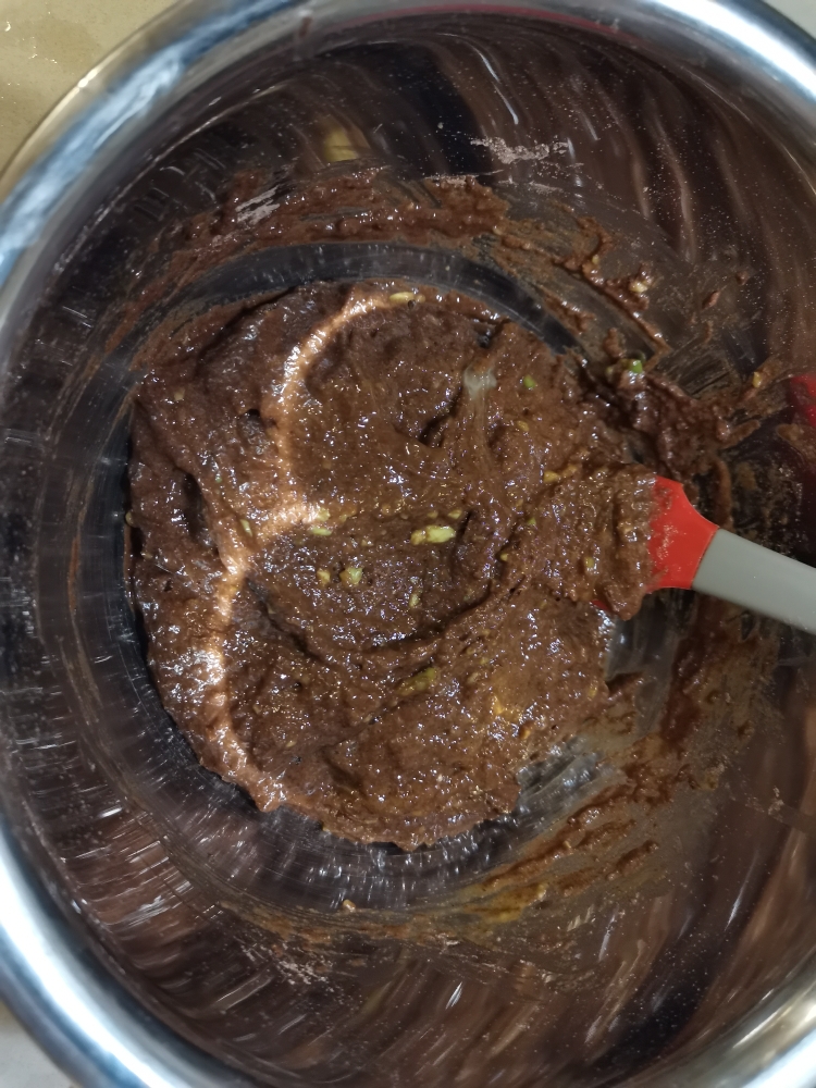 巧克力牛油果香蕉蛋糕（低卡版）+酸奶伪巴斯克烧焦芝士蛋糕的做法 步骤3