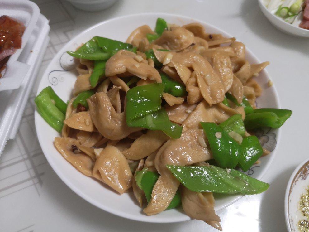青椒炒素鸡翅