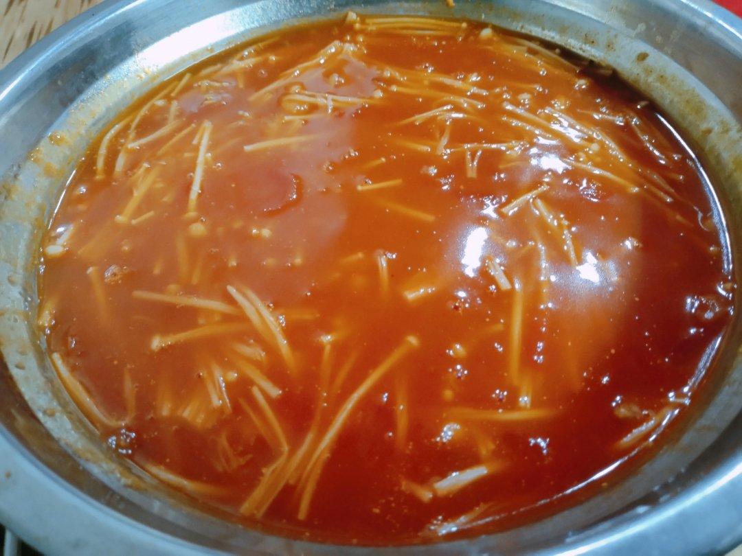 金针菇肥牛番茄锅