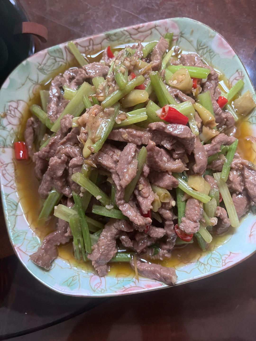 🥙香辣鲜嫩的泡椒牛肉，真的太好吃了，晚上多干了两碗饭🍚🍚，酸酸辣辣开胃的下饭菜