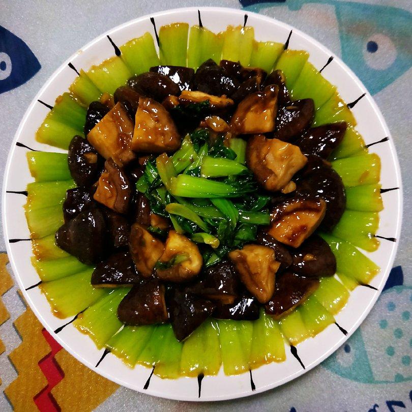简易版香菇扒油菜