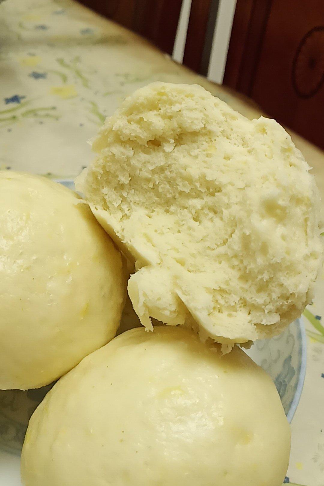 哇系米桃做的玉米渣馒头