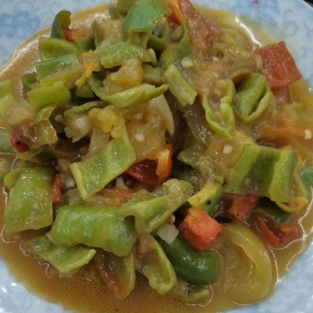 超级开胃的青椒炒青番茄