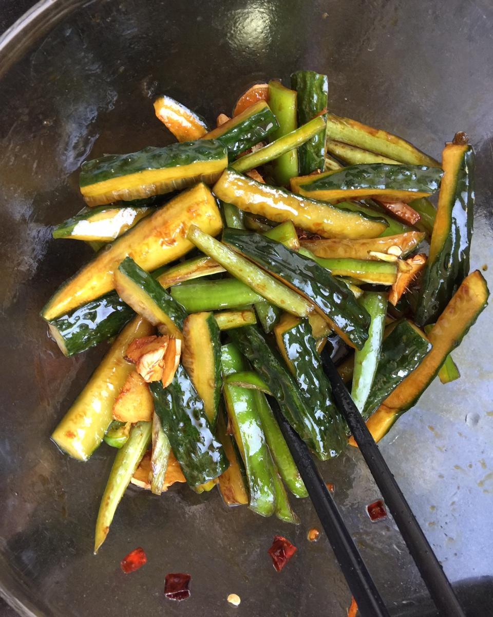 香辣脆爽!开胃又下饭的腌黄瓜