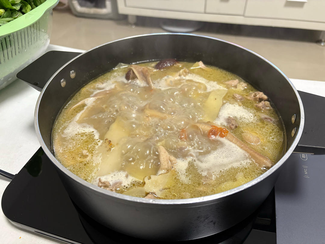 〈胡椒猪肚鸡汤〉，我超级喜欢的味道，欣小厨 😏