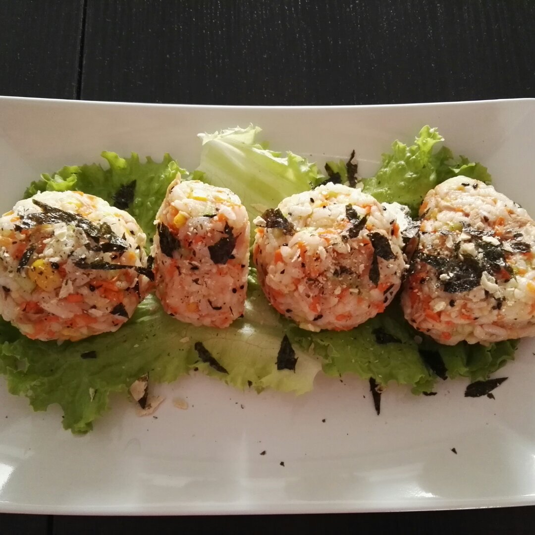 金枪鱼饭团