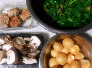 菌菇面筋菠菜肉丸汤 by wqy的做法 步骤1