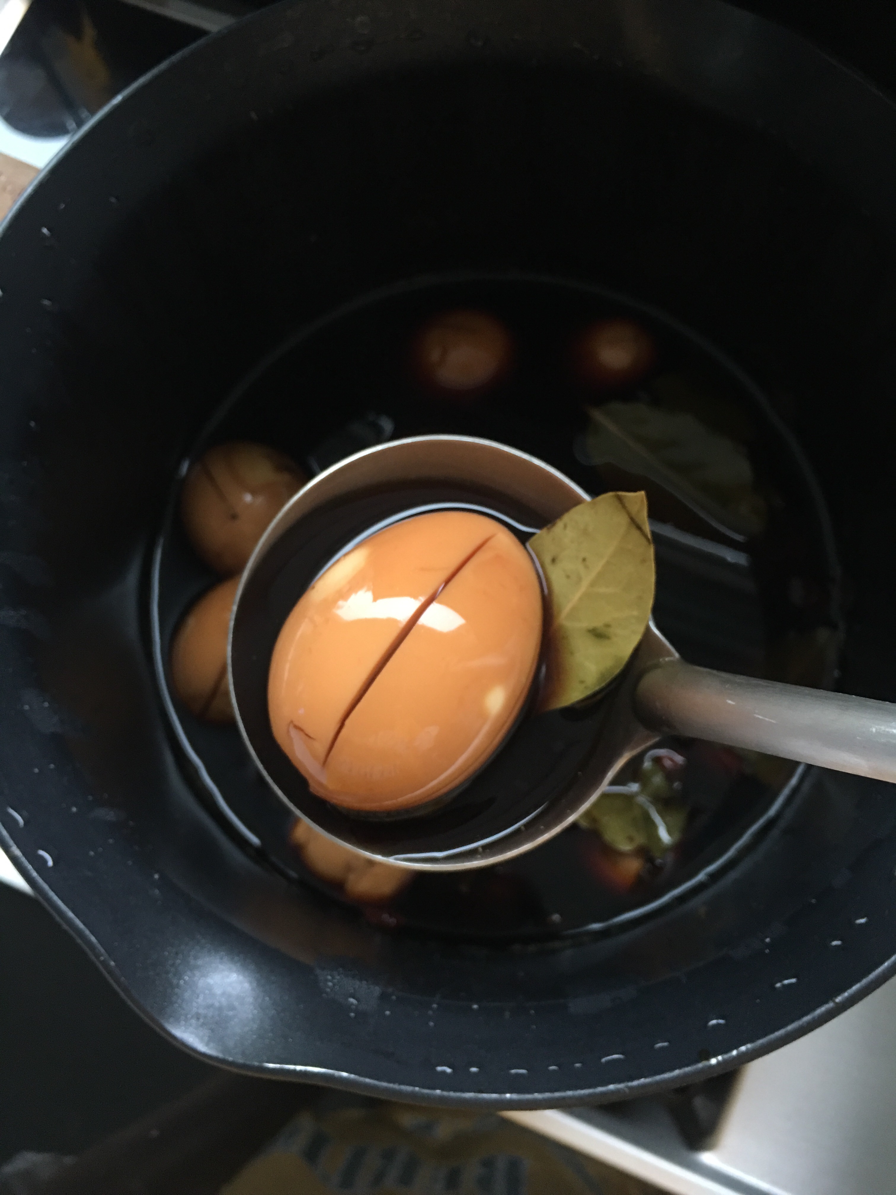 不带壳的茶叶蛋，也可以叫酱煨蛋的做法