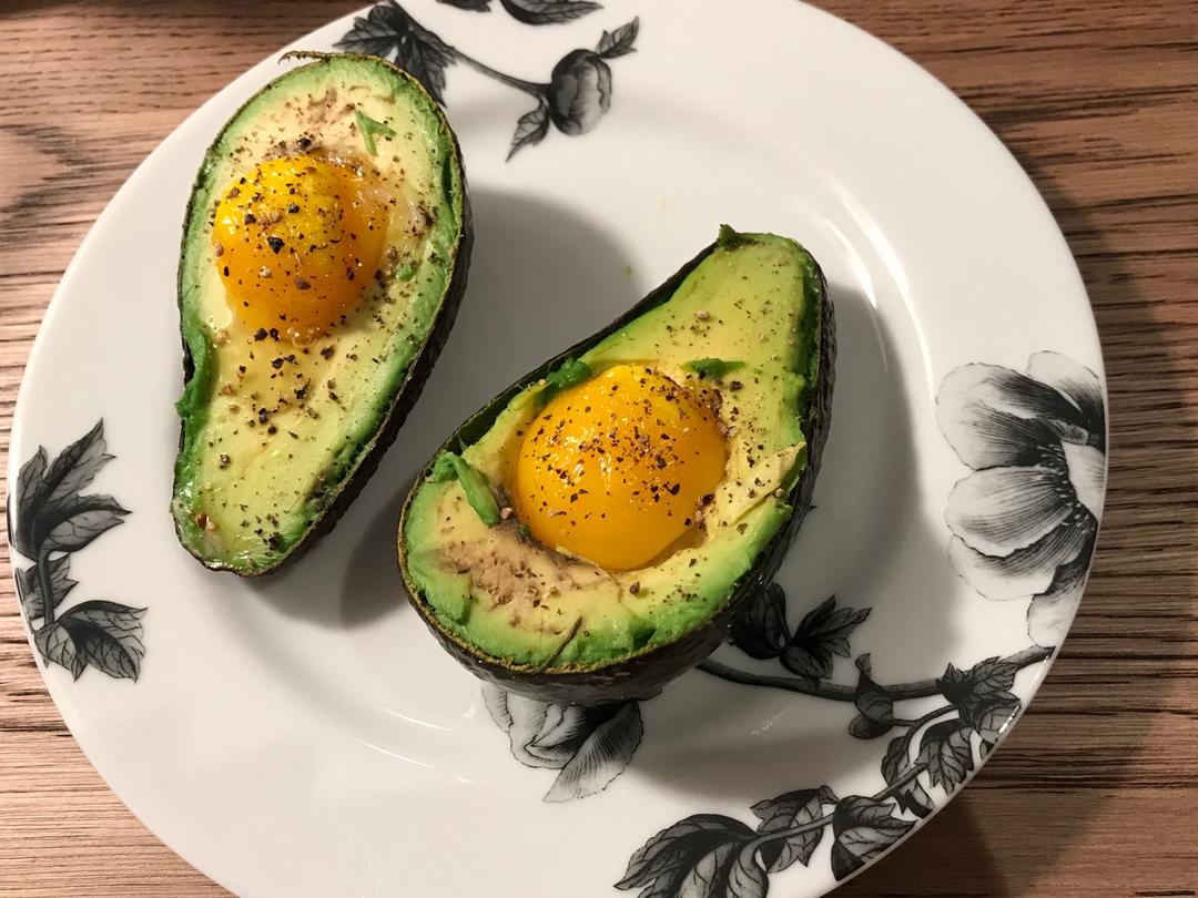 牛油果烤蛋