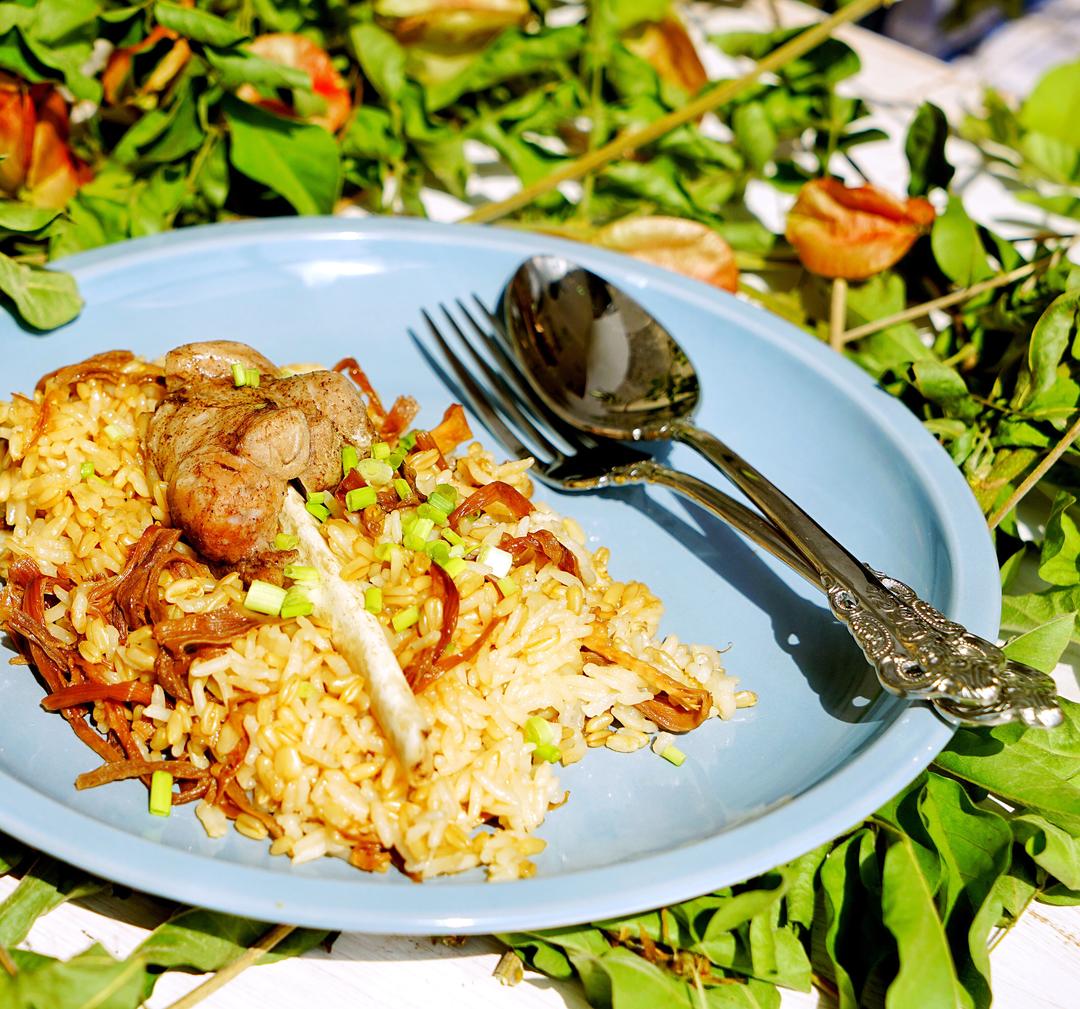 猪骨肉笋干燕麦饭的做法