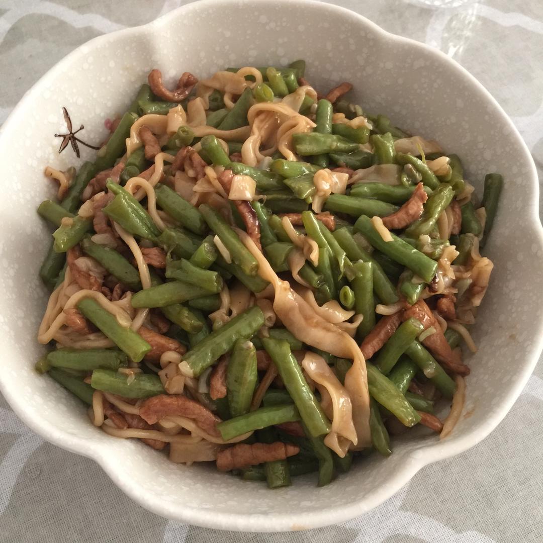 最适合夏天的一锅出--酱香豆角焖面