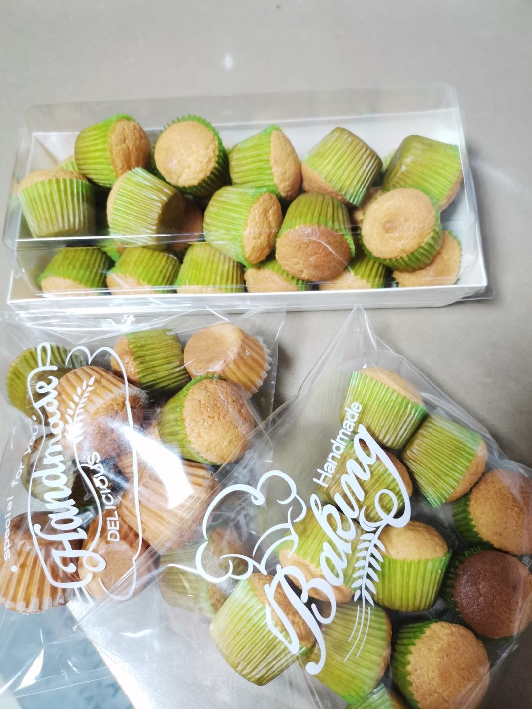 一口一个的香甜！超简单老式蜂蜜脆皮蛋糕