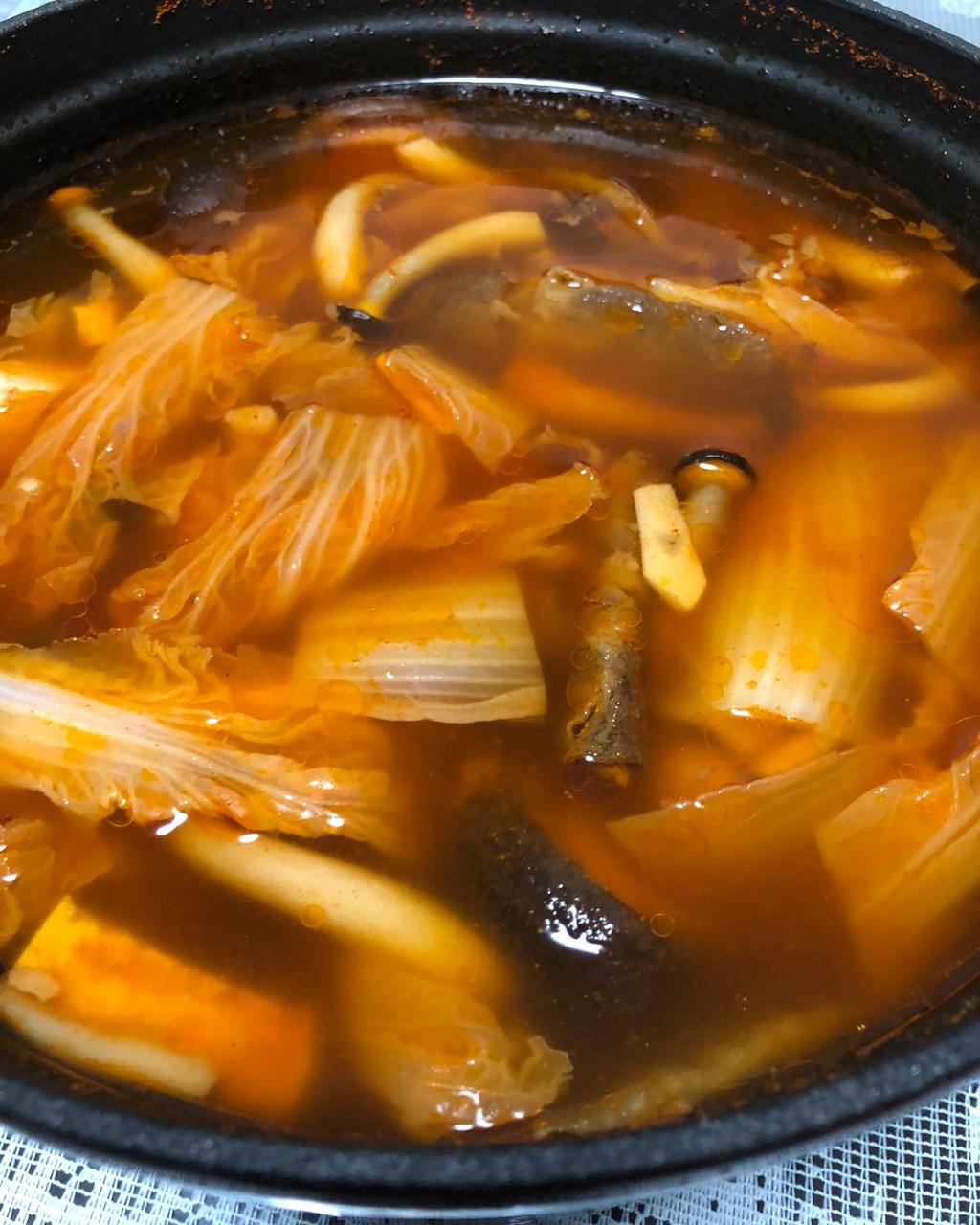 韩式鲜菌辣肥牛汤锅