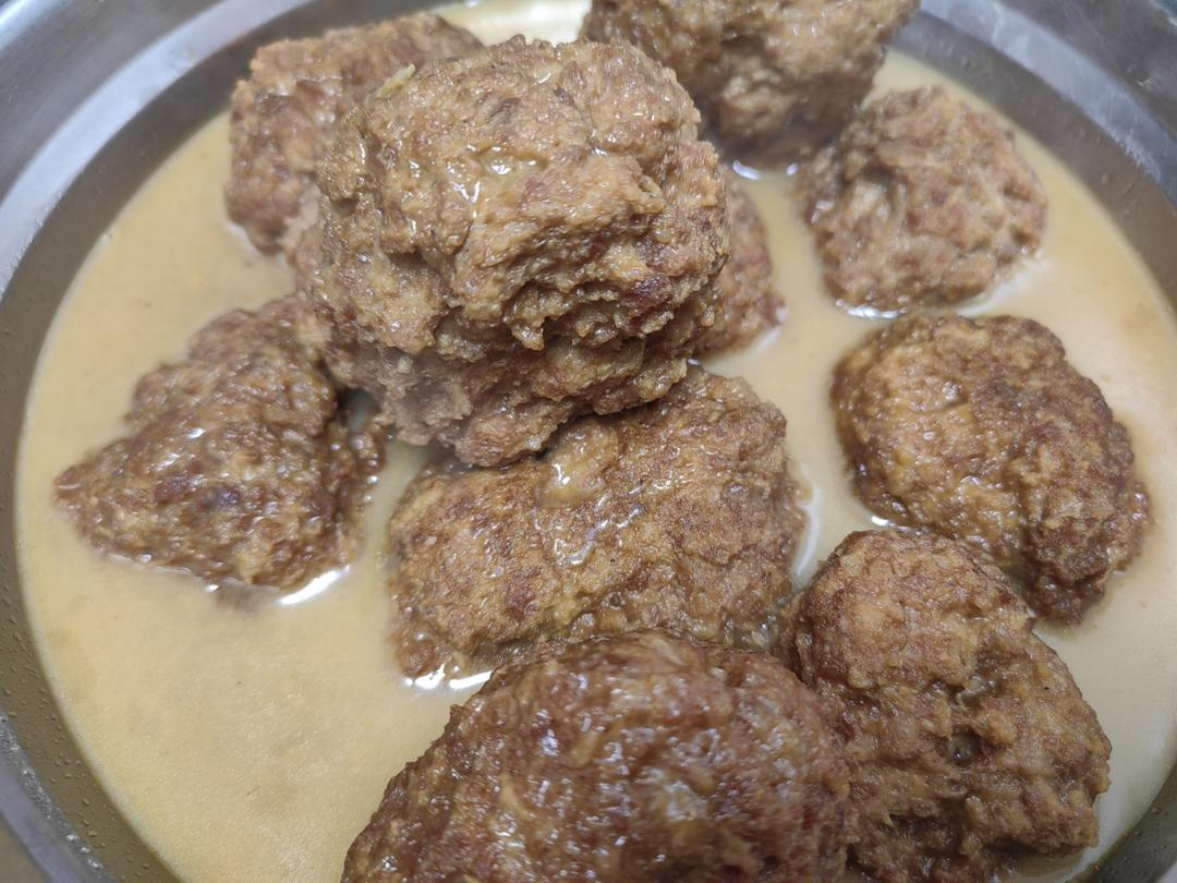 简单的红烧狮子头～拌饭太香了