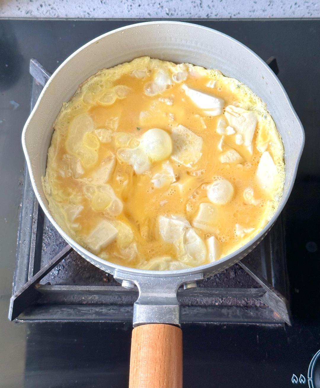 鸡蛋抱内脂豆腐