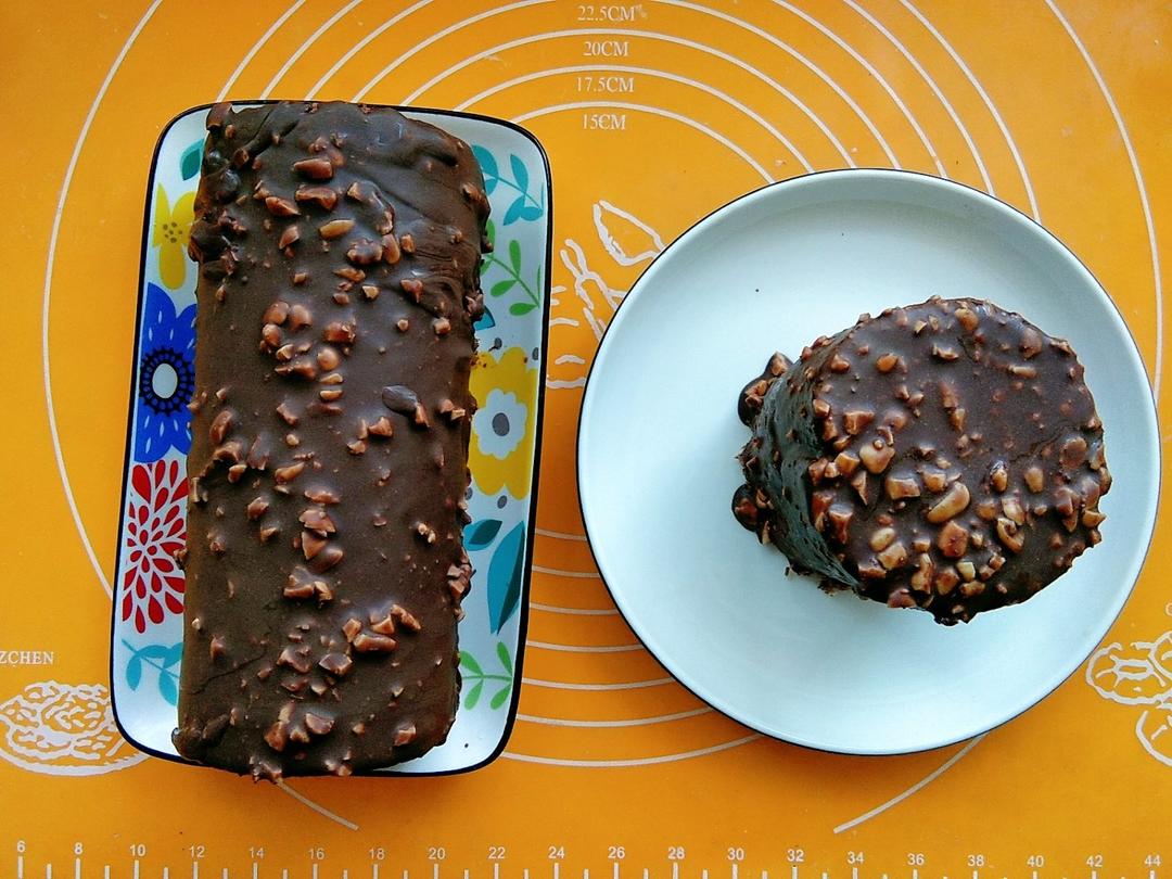 🍫梦龙蛋糕卷. 巧克力脆皮蛋糕卷 by pink-rabbit