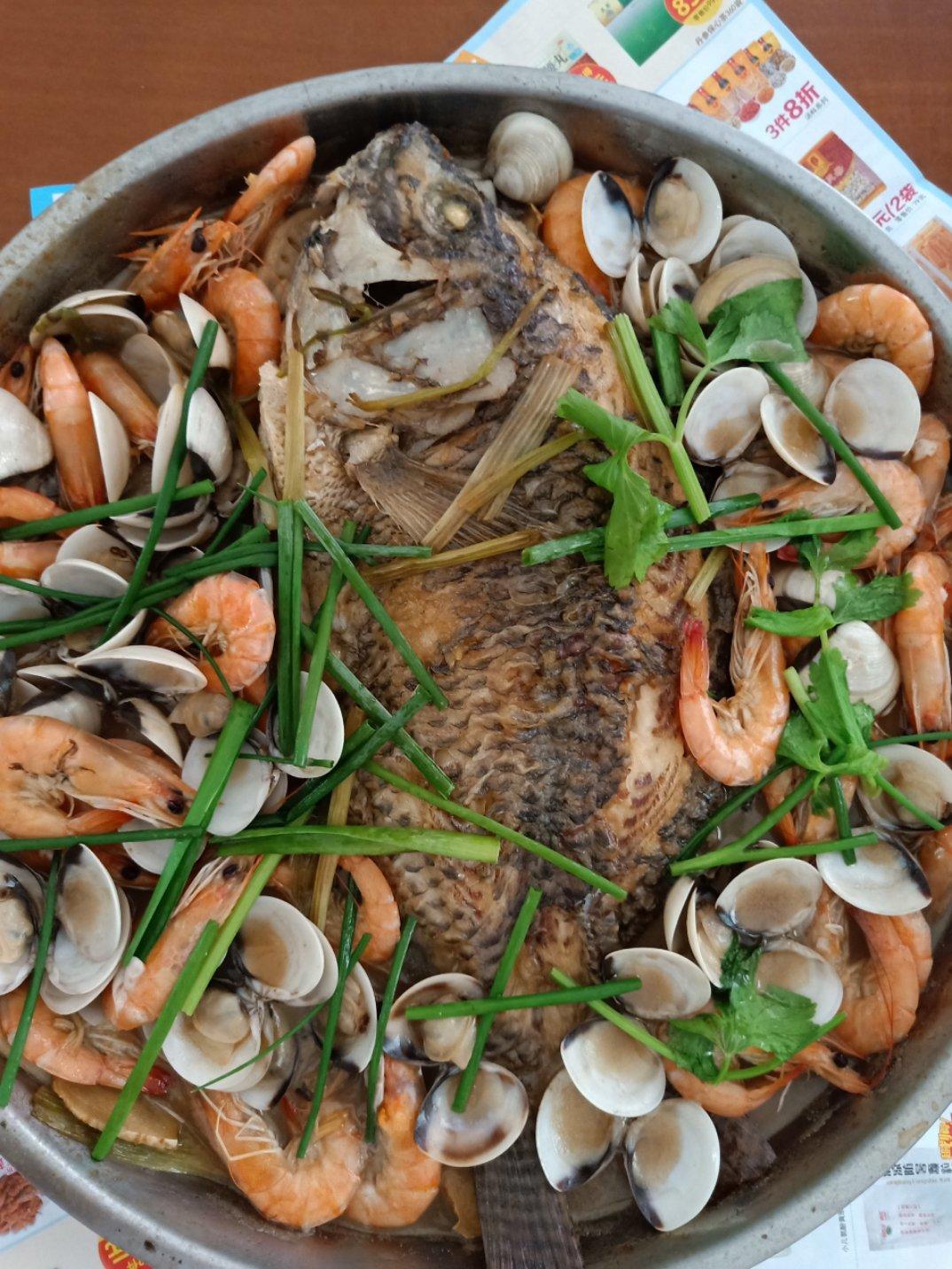 大盘煮鱼