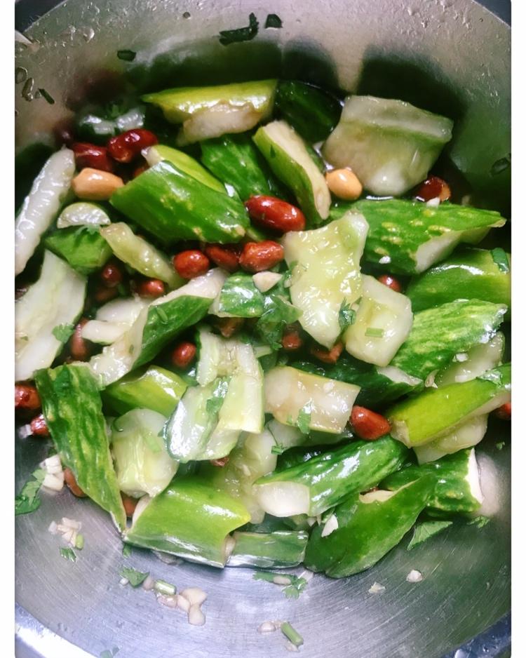 下酒菜之拍黄瓜拌花生米
