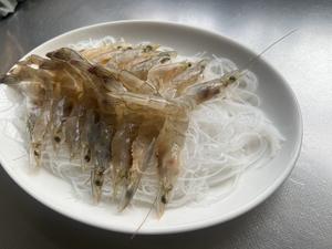 蒜蓉粉丝蒸虾的做法 步骤6