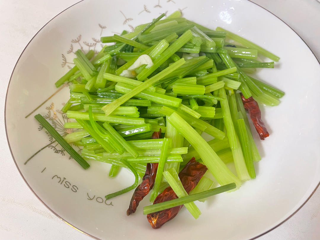 素炒芹菜