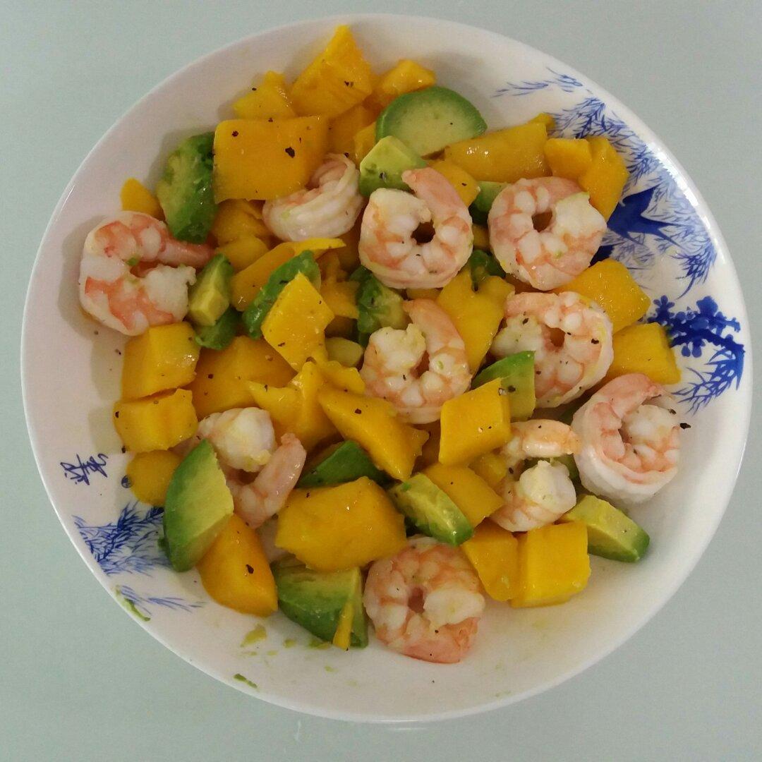 牛油果芒果虾仁沙拉