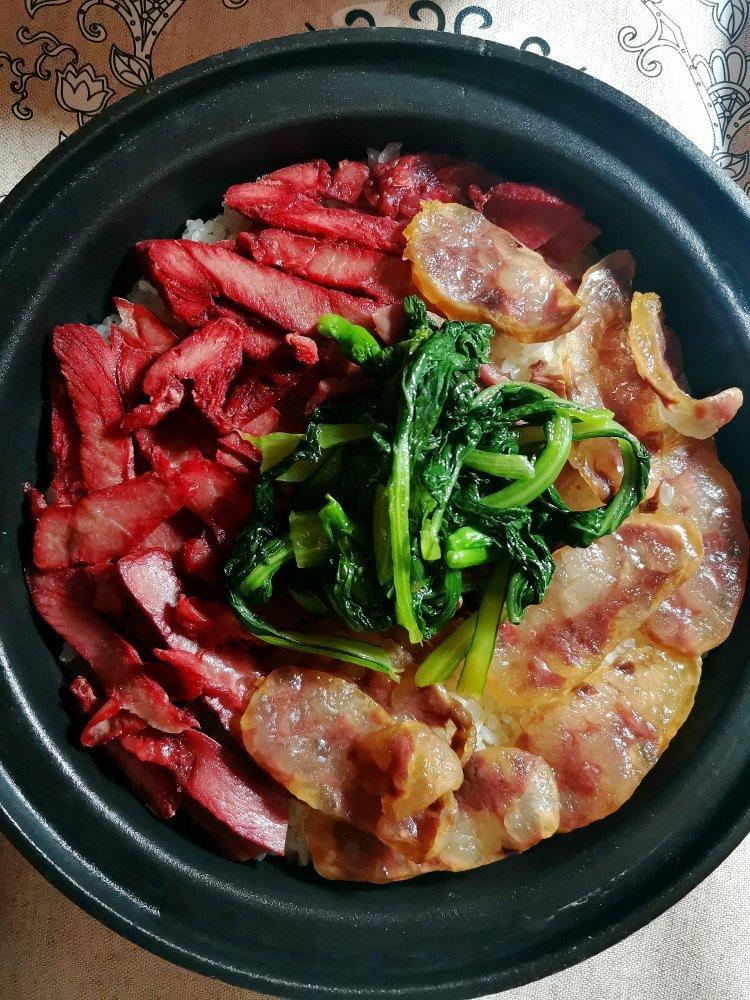 塔吉锅腊味煲仔饭