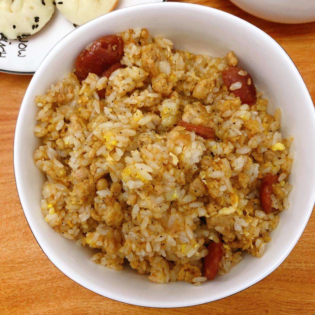 爆好吃的无敌腊肠炒饭