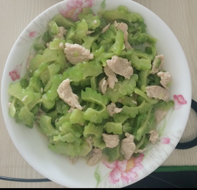 苦瓜炒肉片