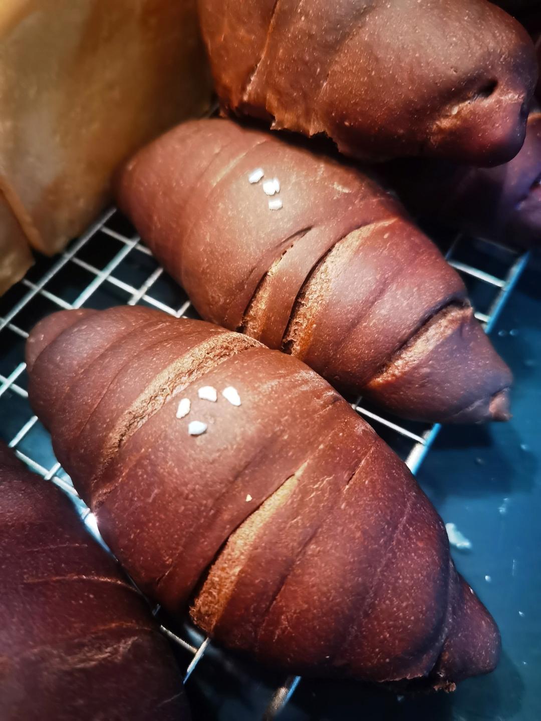 巧克力の盐可颂              （盐面包整型视频）