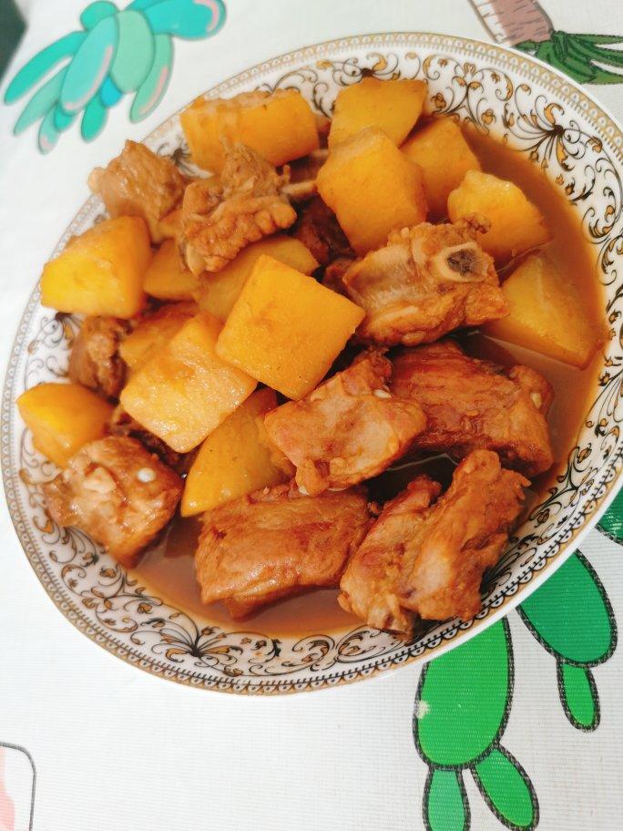 土豆烧排骨