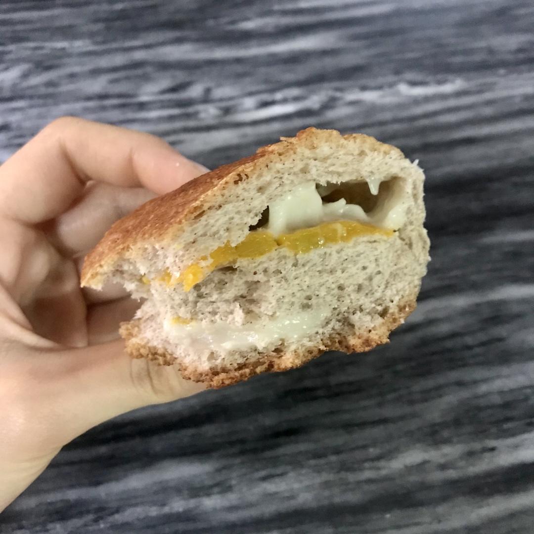 红豆/肉松麻薯软欧面包+石榴茶【曼食慢语】