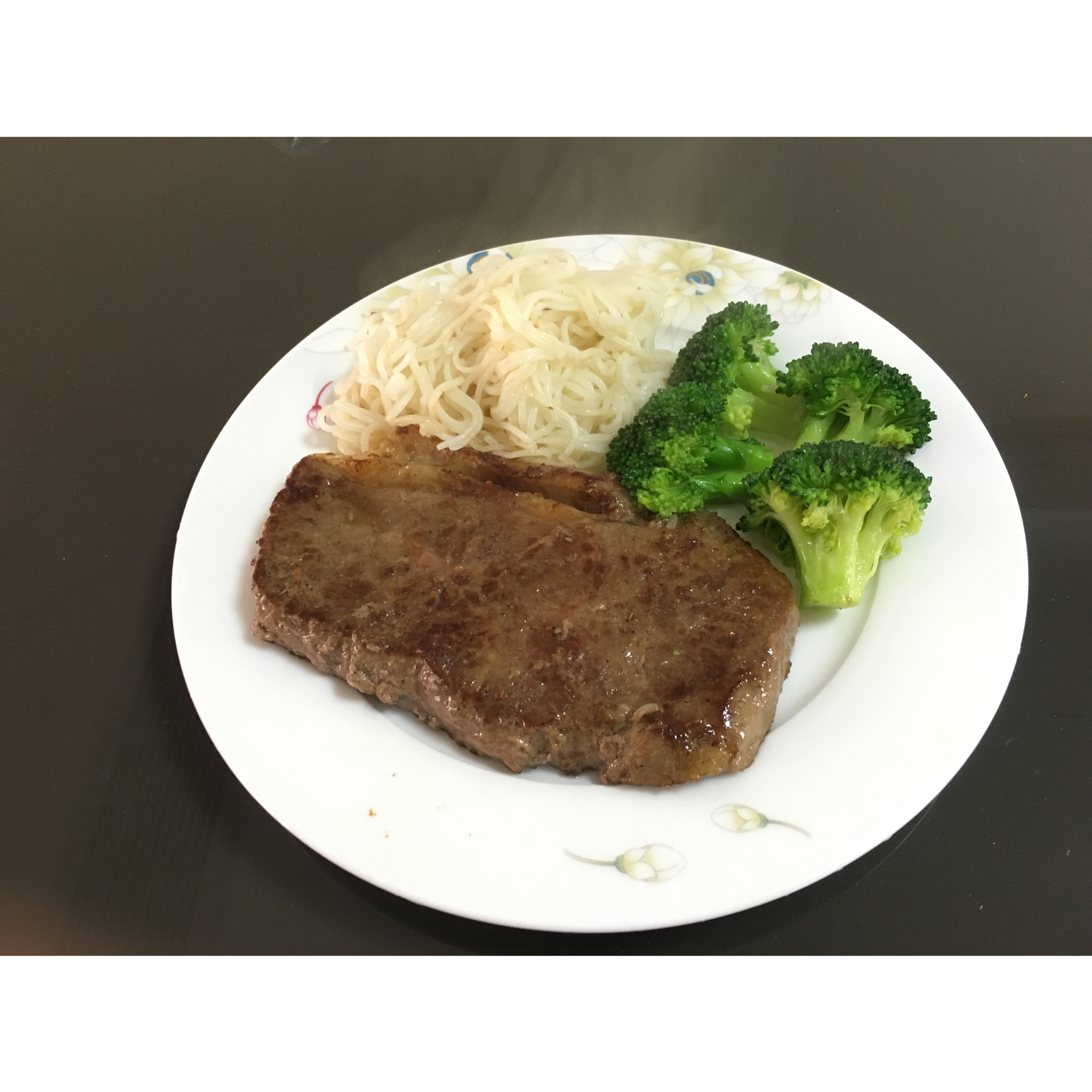 黑椒牛排（配土豆/鸡蛋，意面/蔬菜）