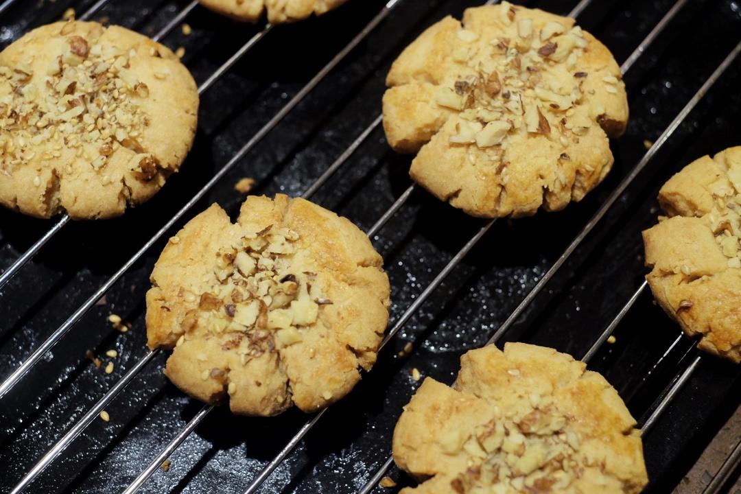 轻轻一按就碎掉的原味桃酥（不输猪油版）