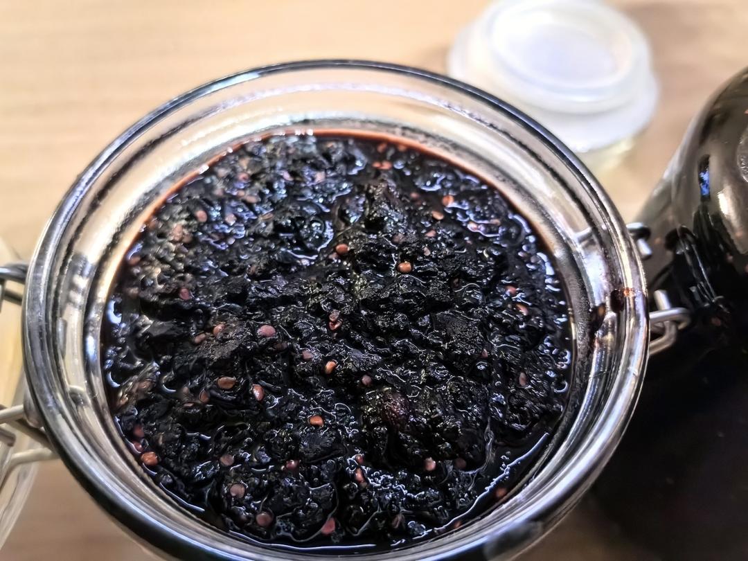 滋补肝肾去黑眼圈的桑葚枸杞膏