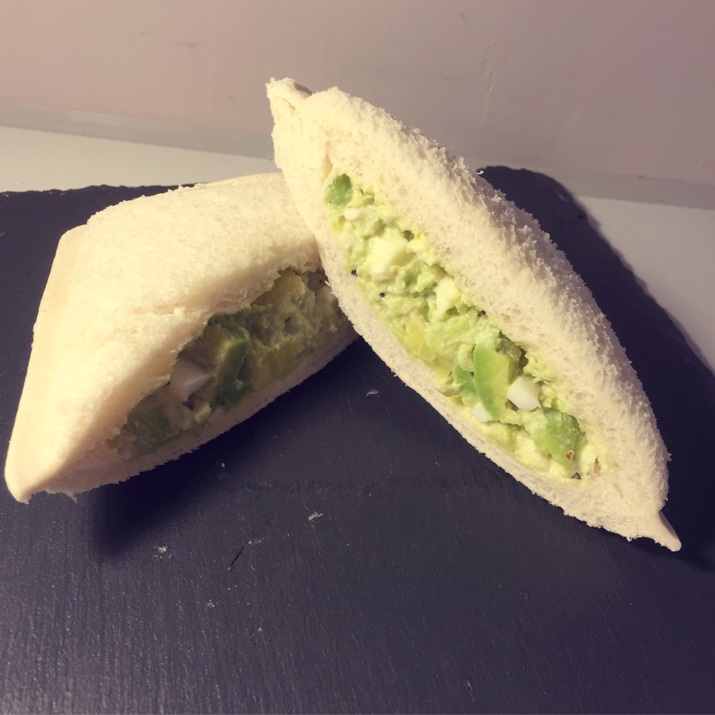 牛油果鸡蛋三明治