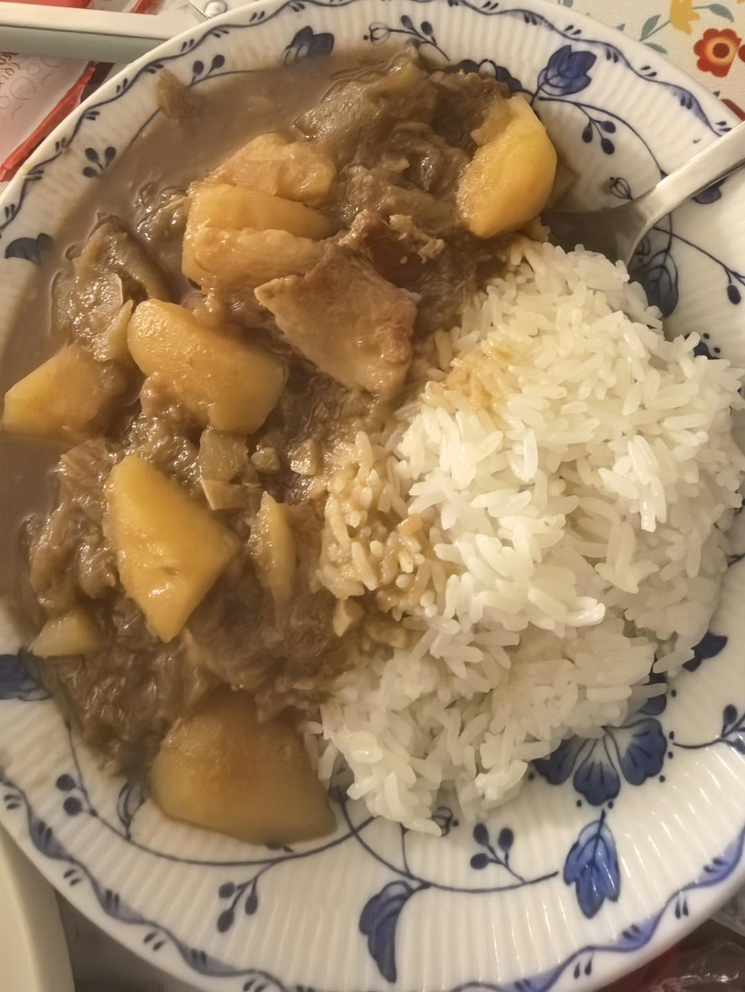 五花肉茄子炖土豆