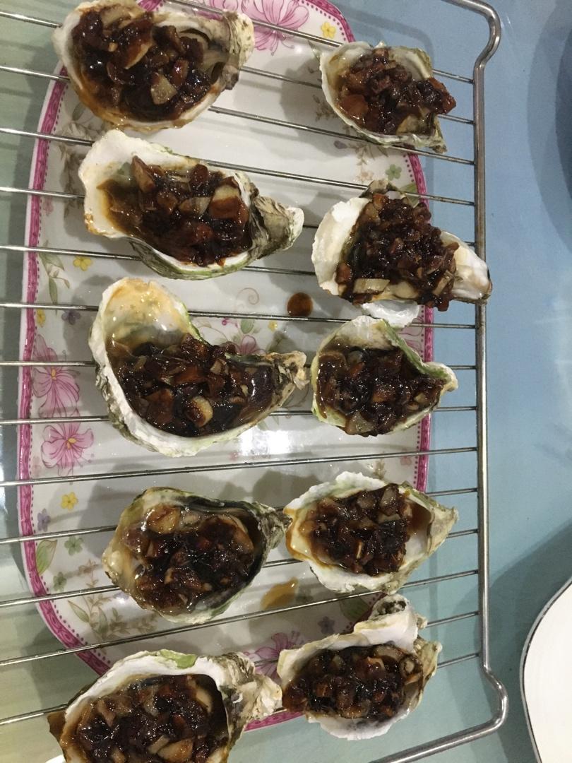 完胜大排档的蒜蓉烤生蚝（烤箱版）