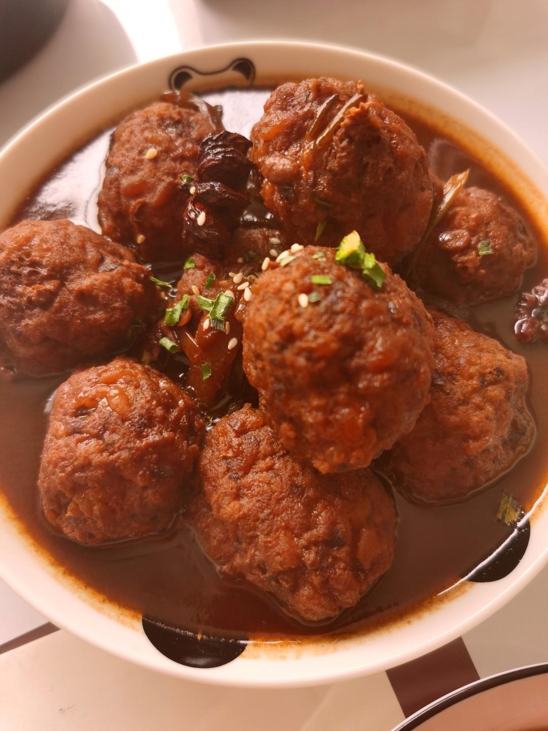 红烧肉丸