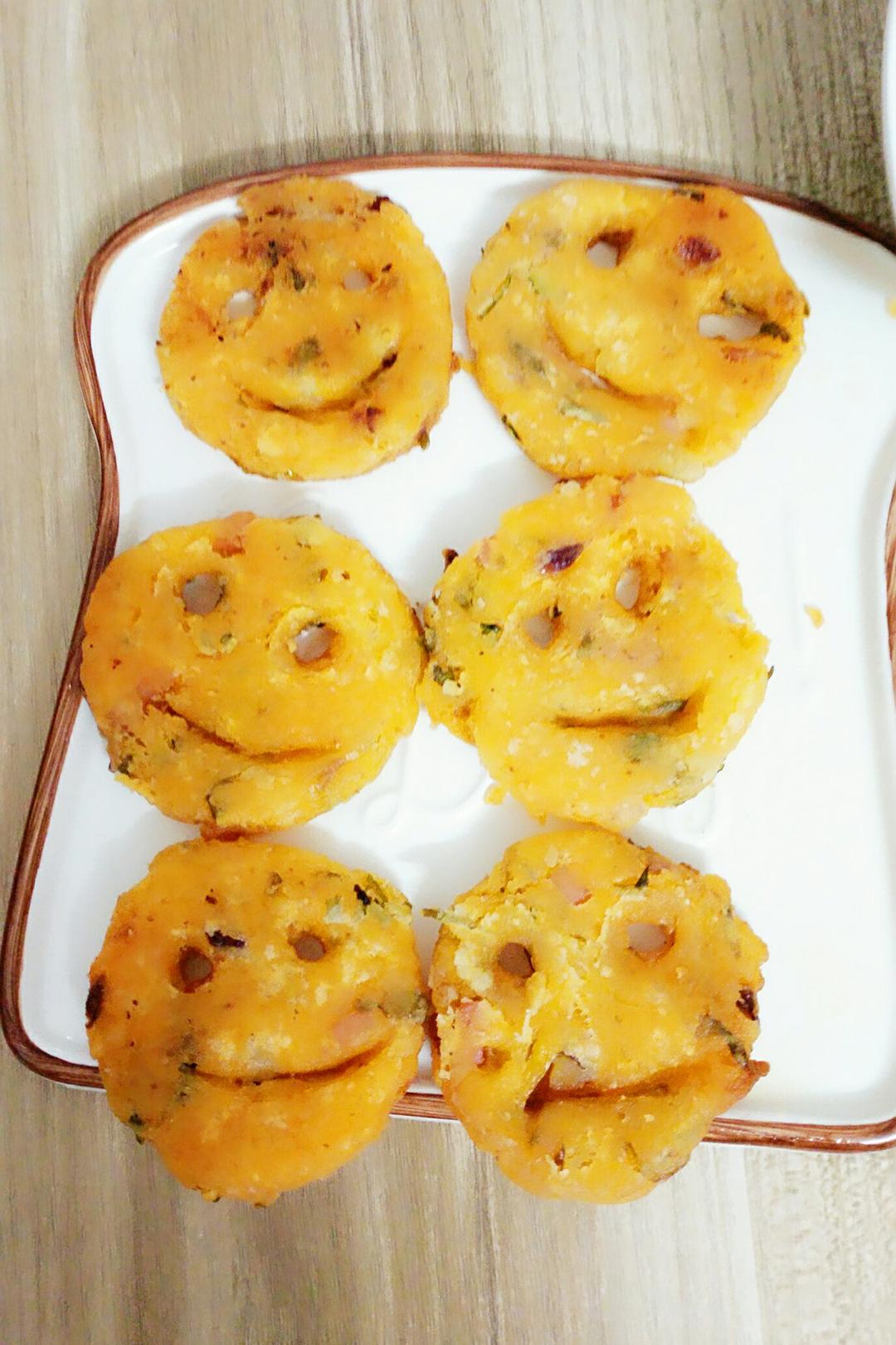 笑脸土豆鸡肉饼