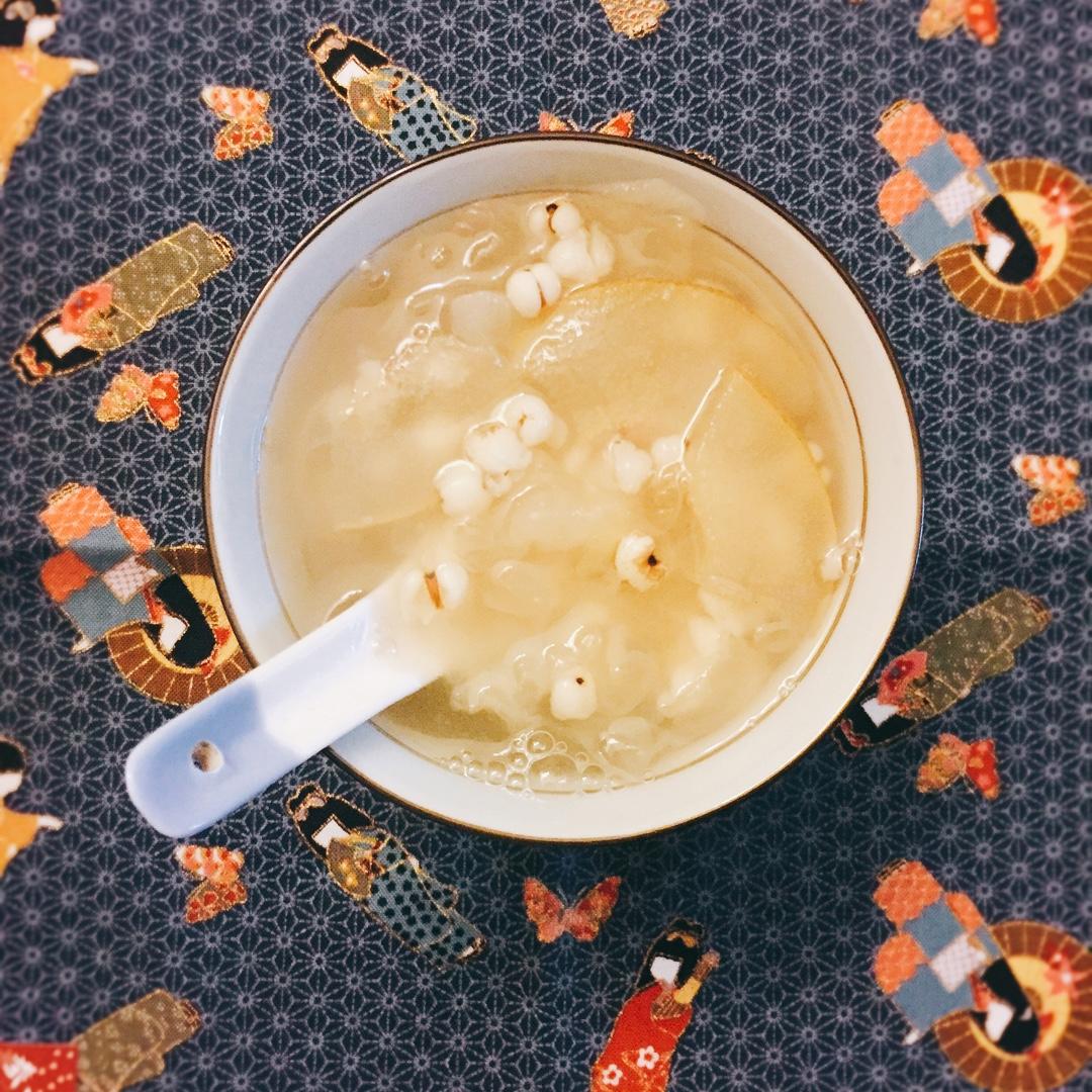 银耳雪梨薏米汤