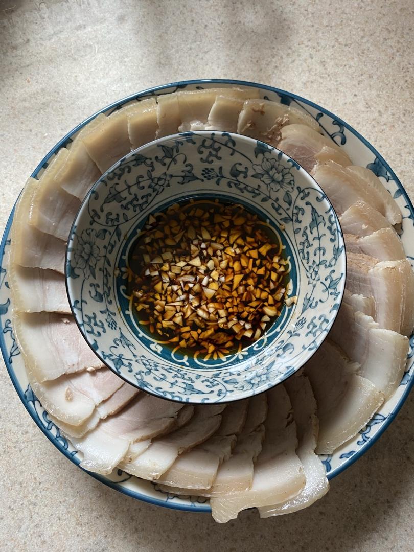 厨师长教你：“蒜泥白肉”的家常做法，看的口水直流