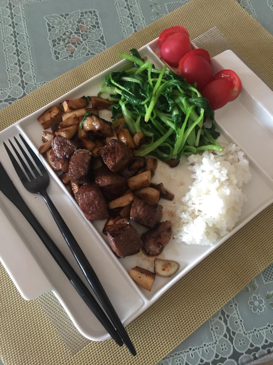 黑胡椒杏鲍菇牛肉粒